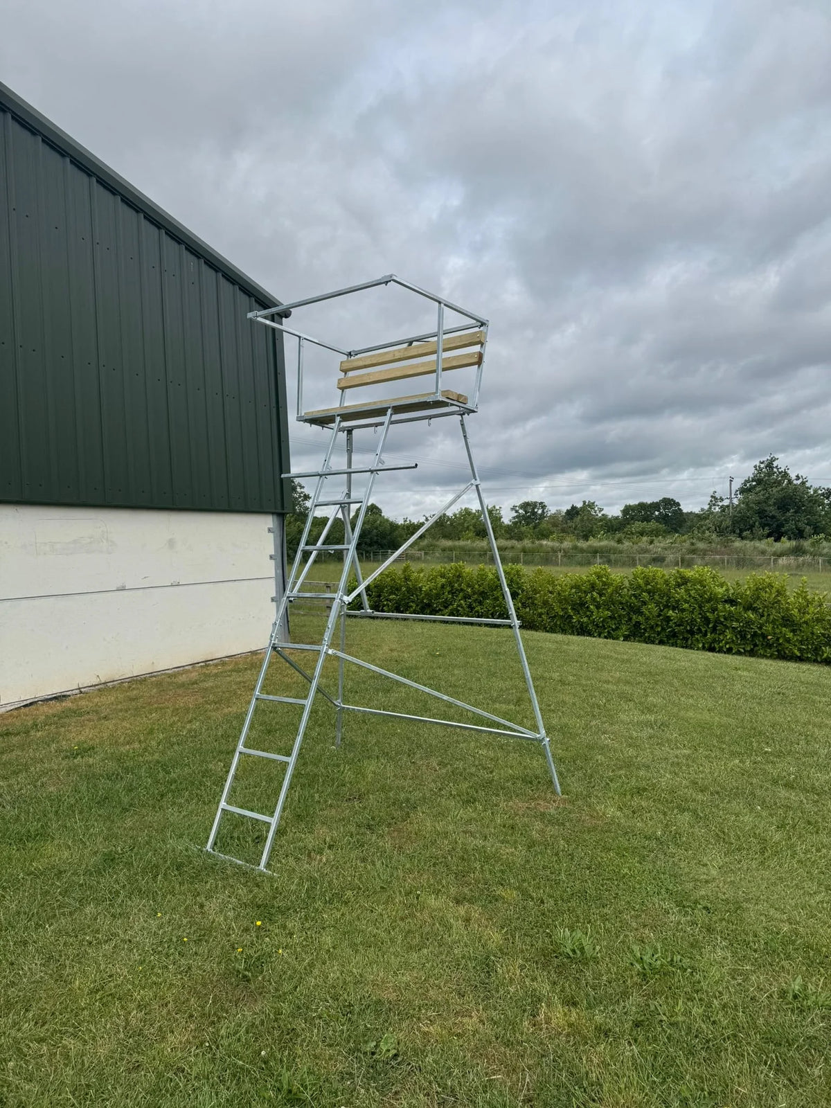 Metal Free Standing Double High Seat